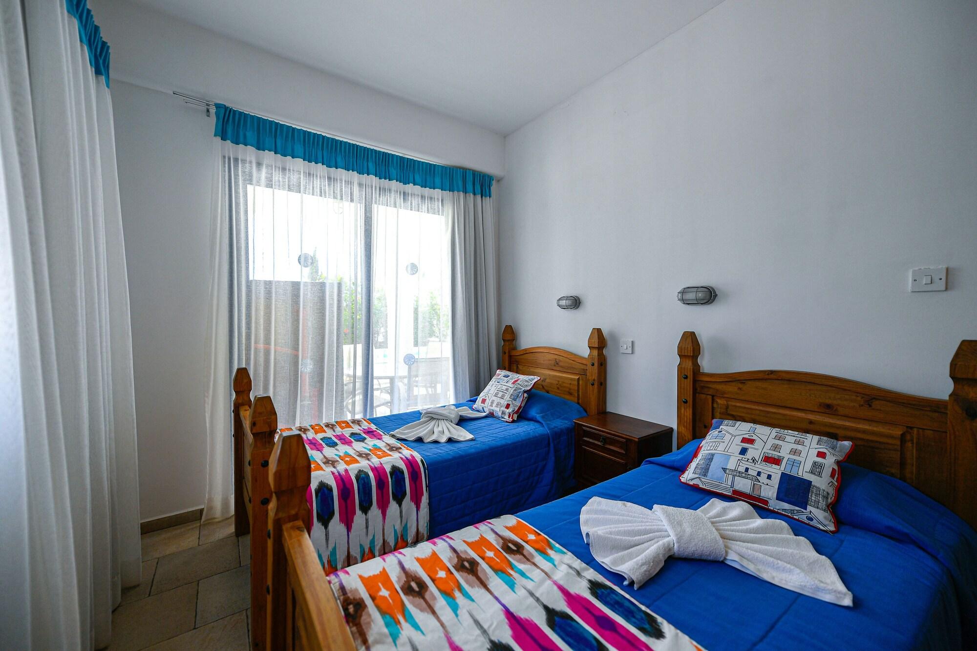 Sanders Azzurro Пафос Екстер'єр фото